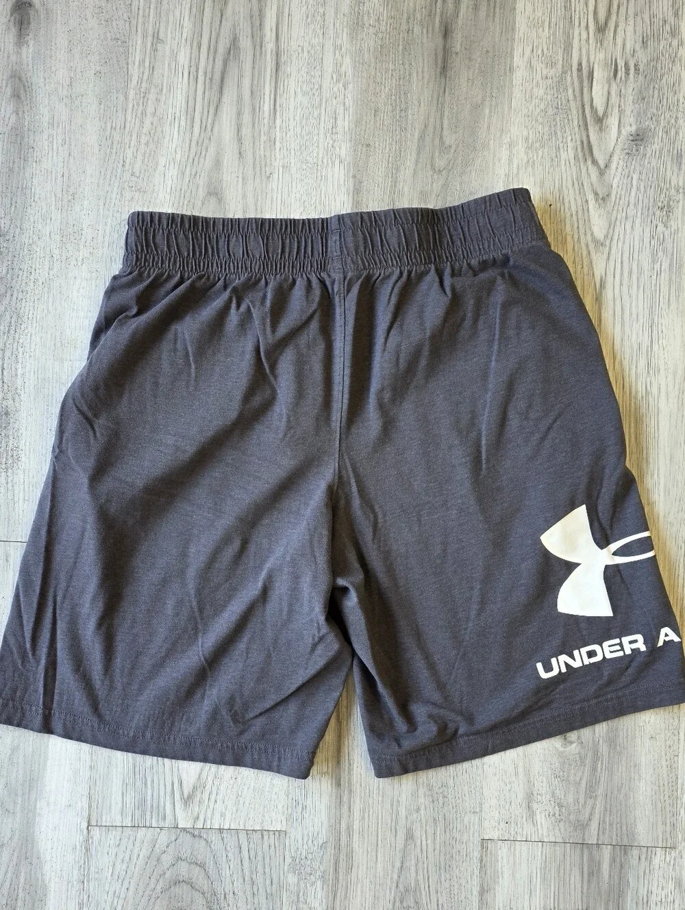 Under Armour Men’s Large Gray Logo Athletic Shorts